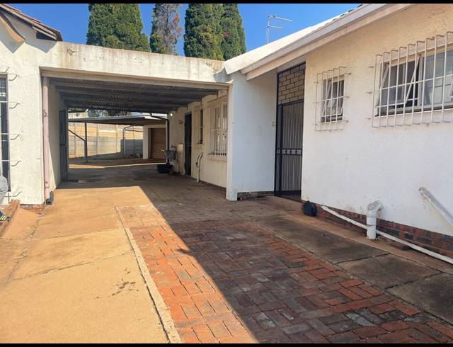 3 BEDROOM HOUSE FOR SALE IN BIRCH ACRES